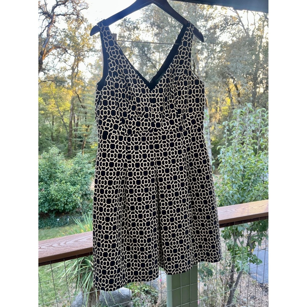 NEW Lauren Ralph Lauren Black Cream Geometric Link V-Neck Sheath Dress Size 16